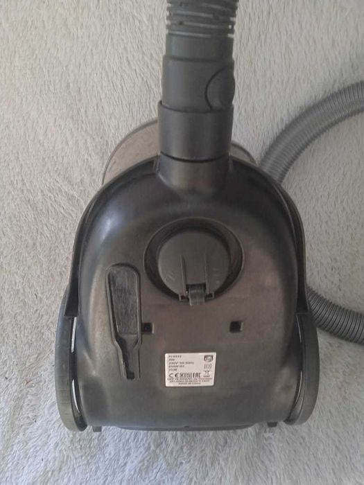 современный пылесос Philips