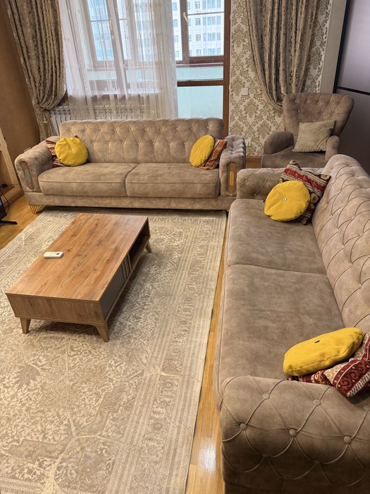 Продам срочно диван! В отличном состоянии