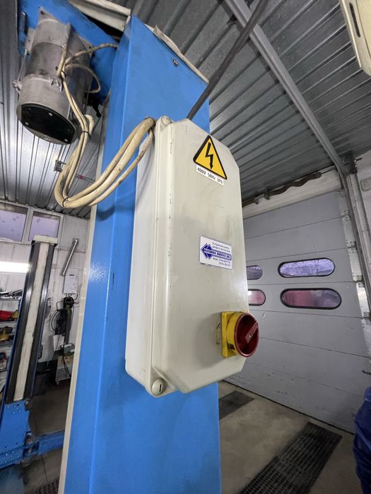 Elevator de vanzare  Ravaglioli Italia 2.7 tone