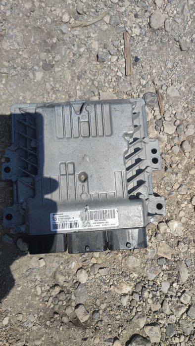 Релета предпазители бушони модул Пежо 2008 Peugeot 208 308