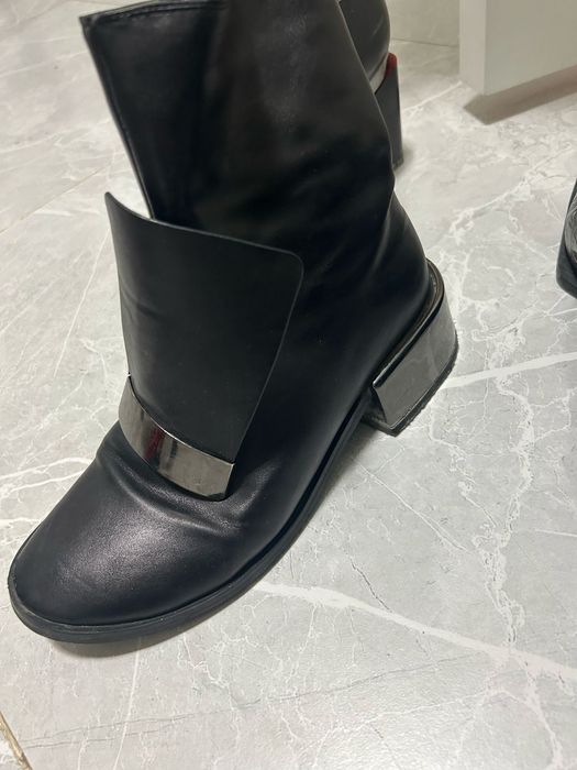 Аяу киім сатылады