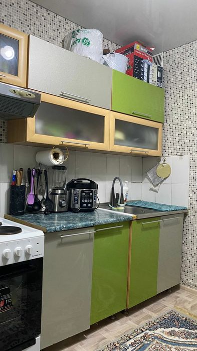 Кухонный гарнитур бу + вытяжка в подарок