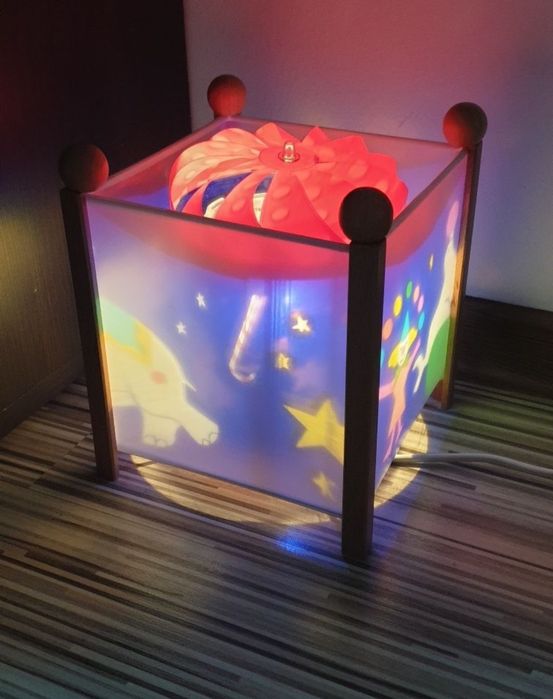 Veioză rotativa pt copii.