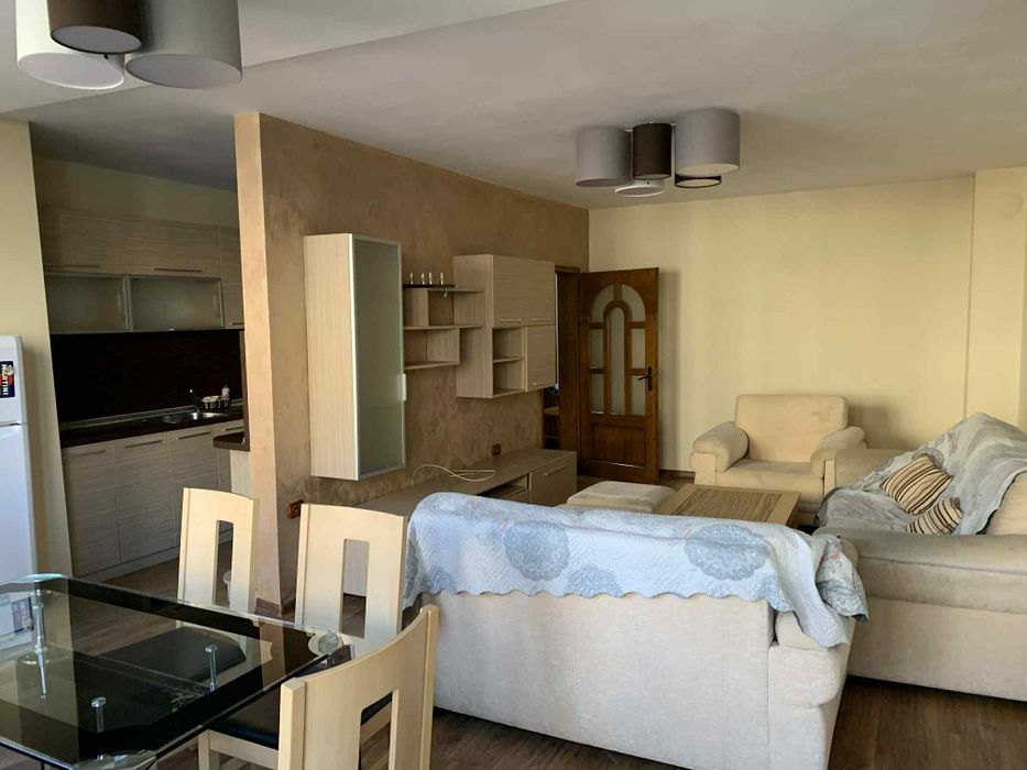 Дава се под наем Тристаен апартамент в Ловеч, Център - 90 кв.м за 357 € - Снимка #5