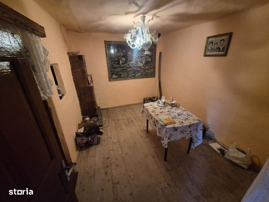 Casă cu 3 camere și teren generos de 4820 mp