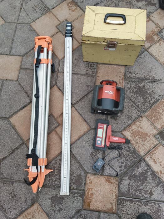 Laser de exterior HILTI PRI 36 cu raza verde că și noi