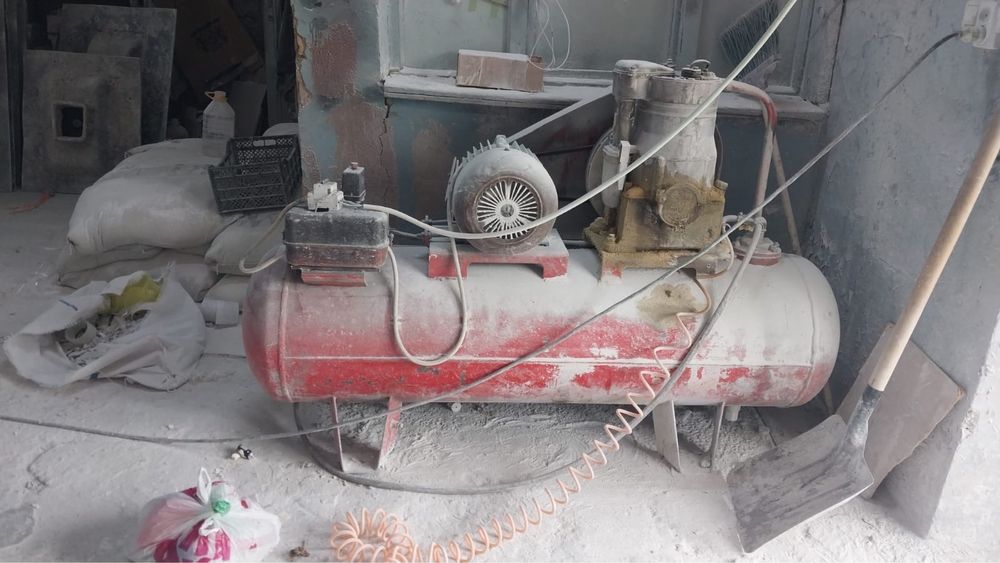 Продам Компрессор 400 литров б/у