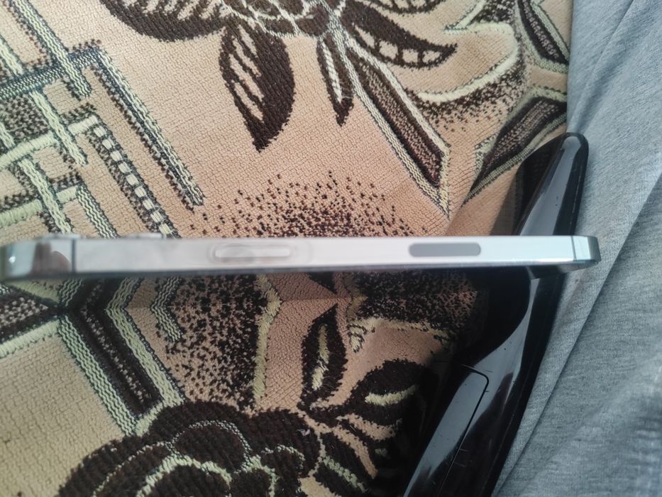 Продам iPhone 12 про макс