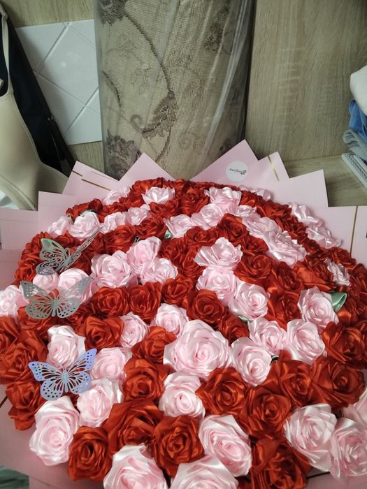 101 роза из лент