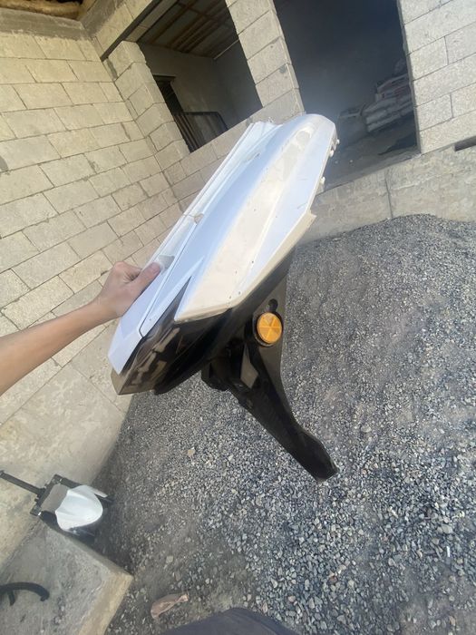 Продаю пластик мопед макси