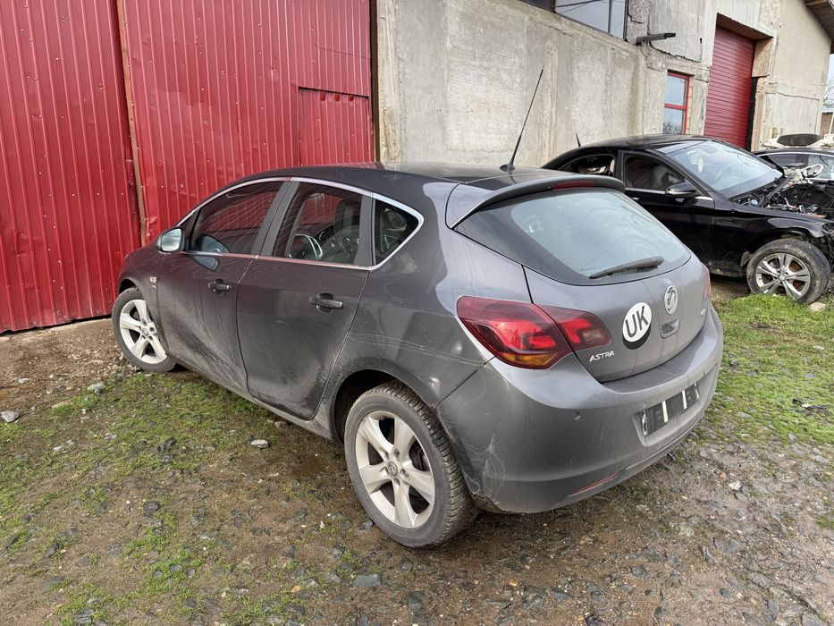 Capota opel astra j 2011