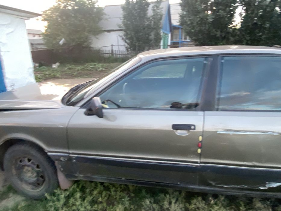 Audi 80.