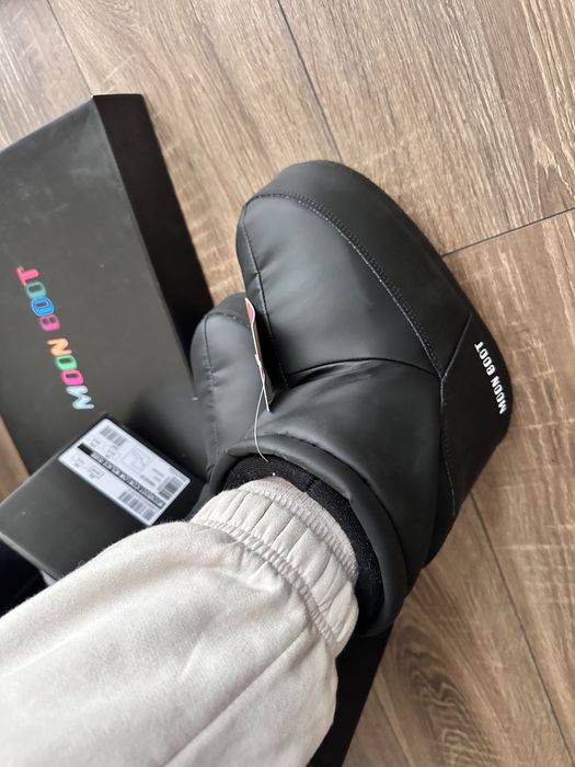 Черни боти MOON BOOT