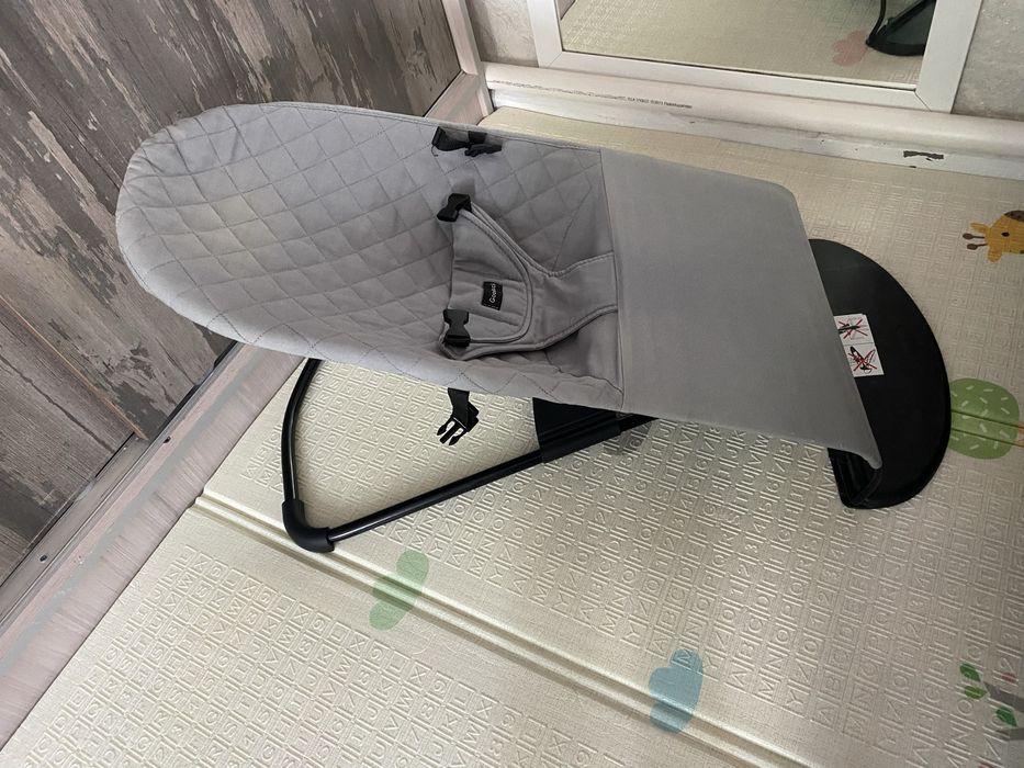 Шезлонг детский ( в отличном состоянии)