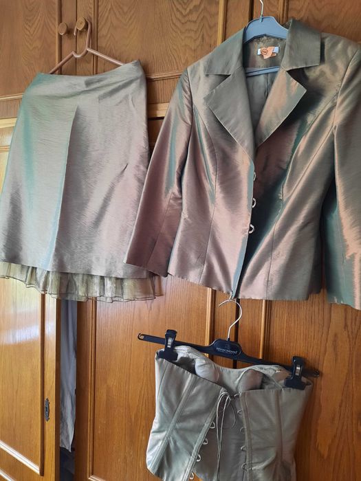 rochii de ocazie,  grena ,negre, crem,, compl de ocazie bej metalizat,