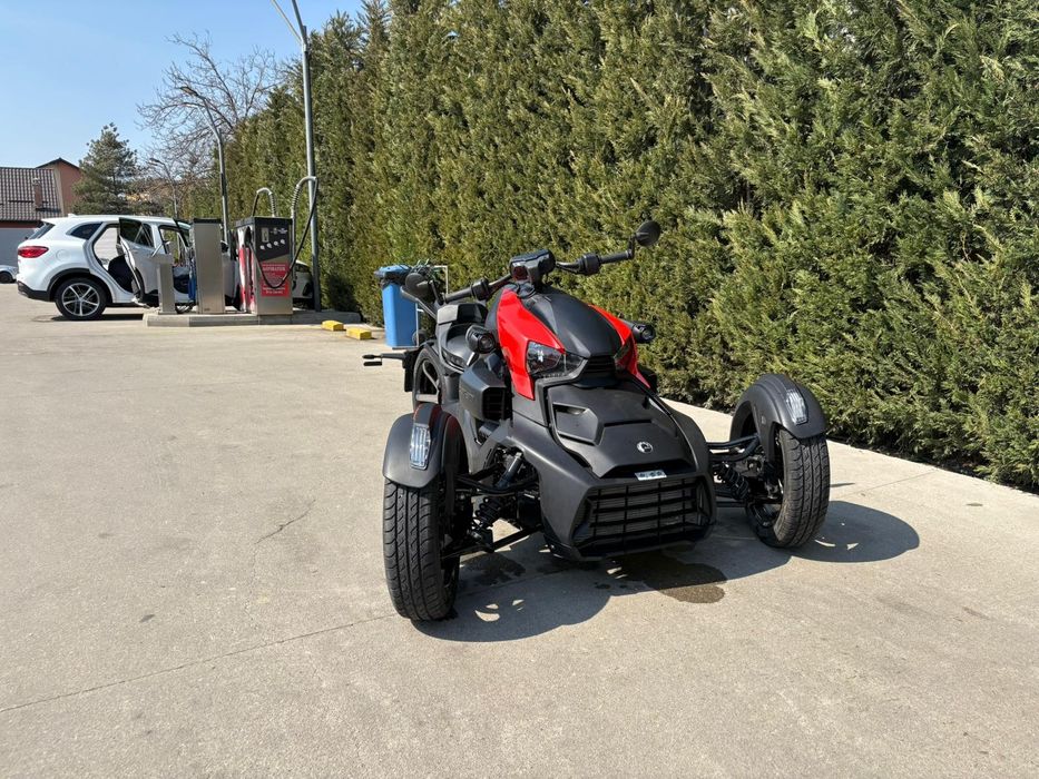 Can-Am  Ryker  900