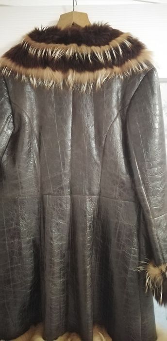 Кожено палто с естествен косъм