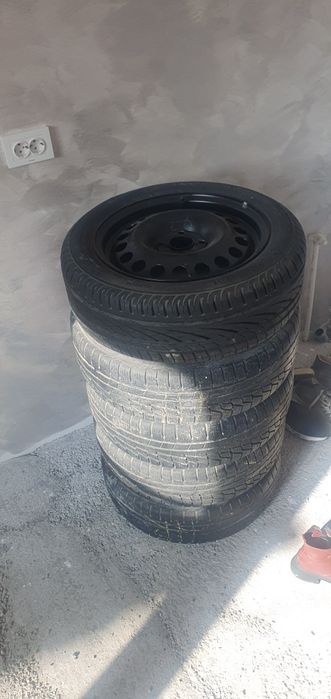 Vând roti  R15 ,mixte  pe 4 prezoane. Sau dau la schimb pe diverse.