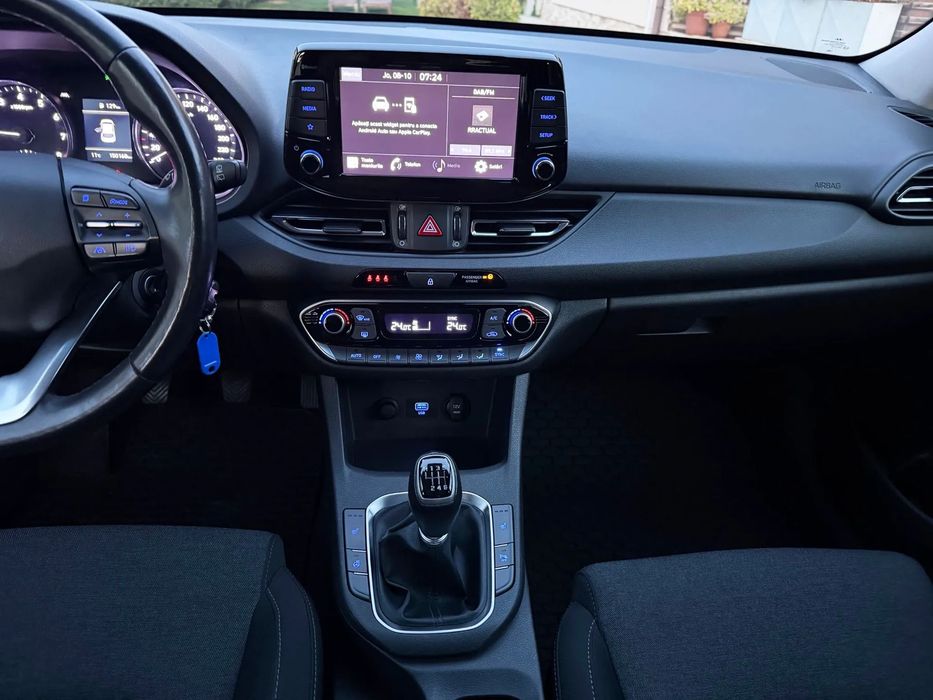 Hyundai I30 Distronic, Led, Incalz volan scaune, camera