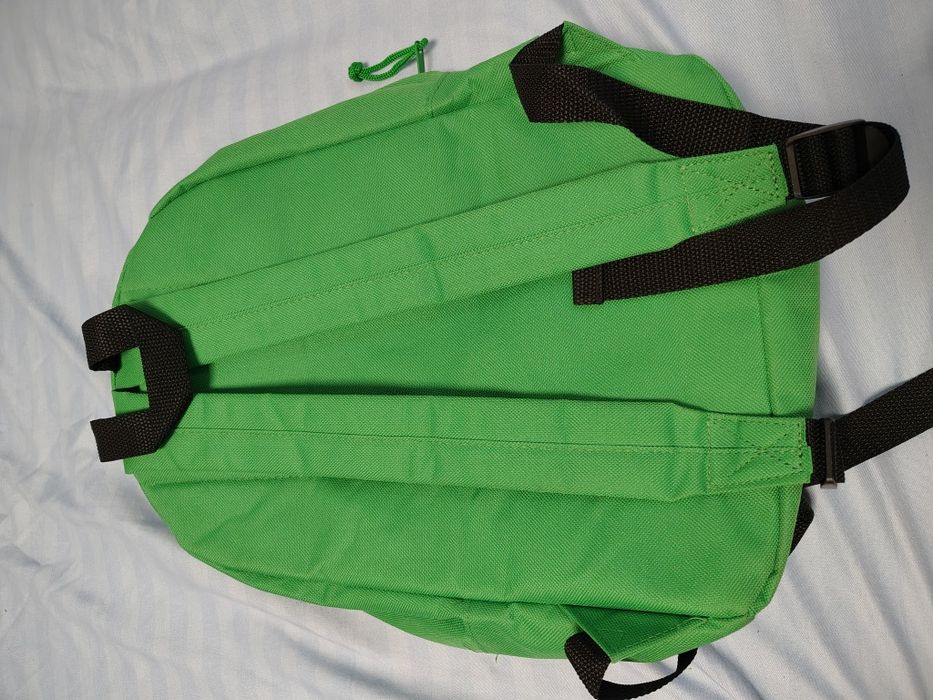 Vând rucsac verde