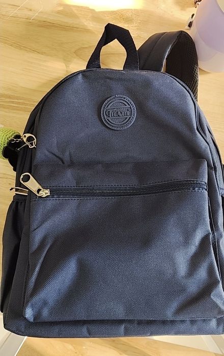 темно синий рюкзак