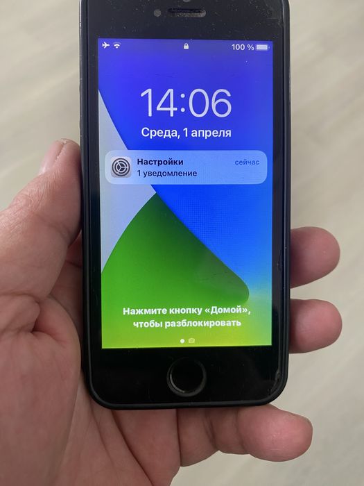iPhone SE 32 GB продам
