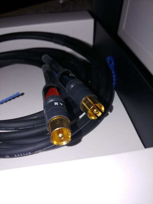 XLR si RCA cabluri Roksan high-end balansate, nebalansate AudioQuest