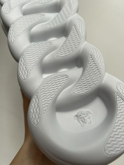 Versace chain reaction alb