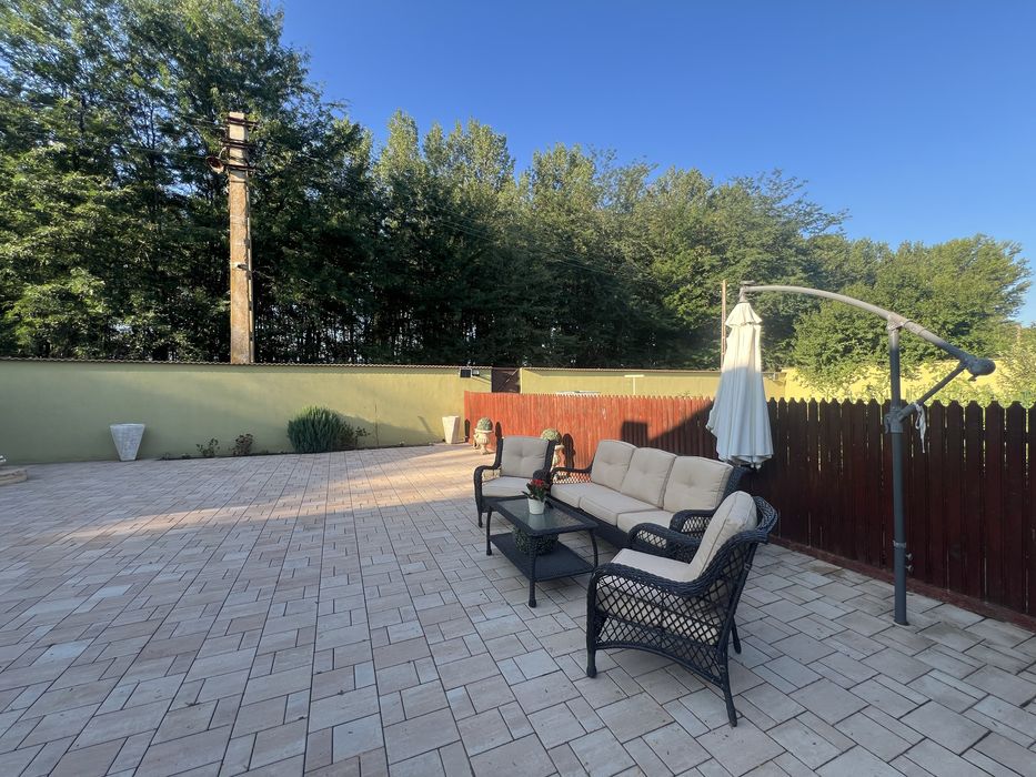 Casă spațioasă din cărămidă, preț negociabil (800 mp)