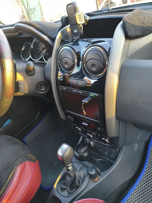 Renault Duster 2020 года.