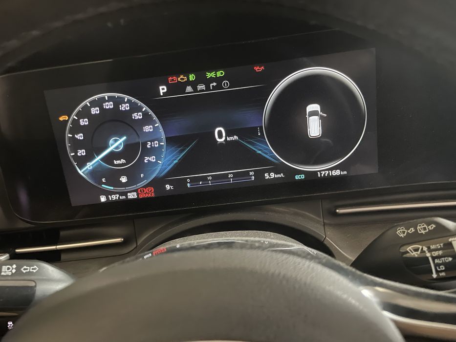 Kia carnival srochna sotiladi