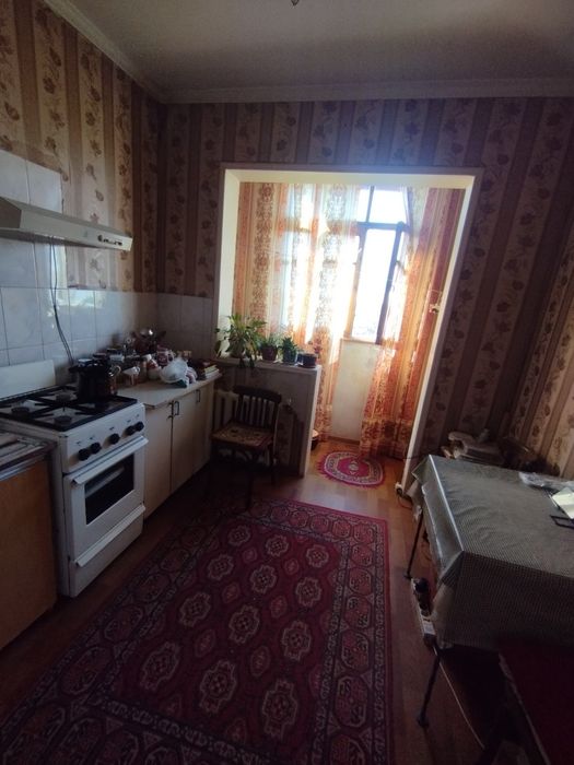 Продам срочно Чиланзар 19 квартал 2 комнатную на 9 этаже 60м