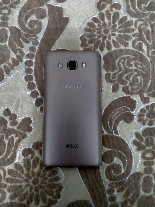 Продам  телефон Samsung G7