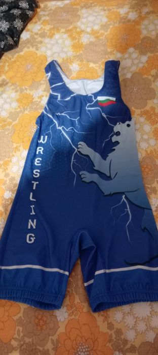 Трико за борба цвят син.