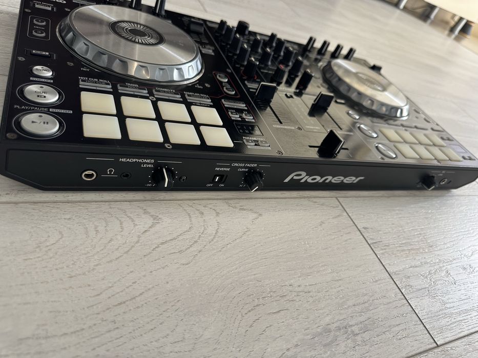 Consolă DJ Pioneer DDJ SR
