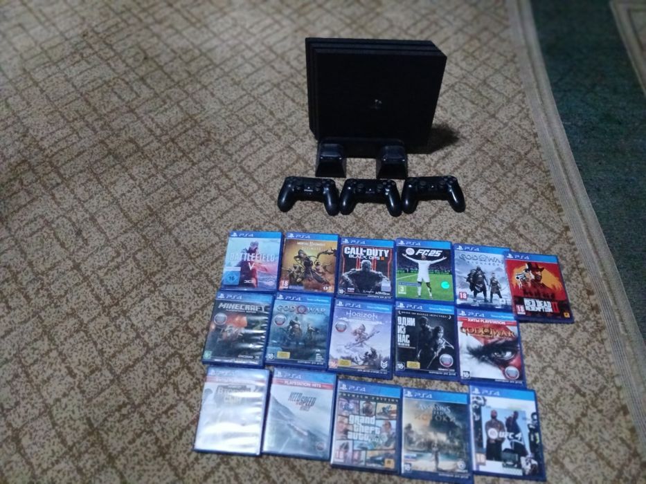 PS4 PRO 1TB 3ta joystick 16ta disk