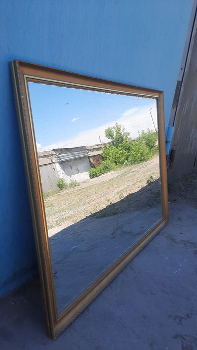 Продам настенное зеркало
