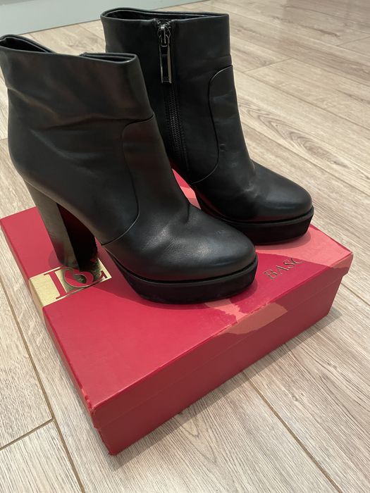 Продам ботинки