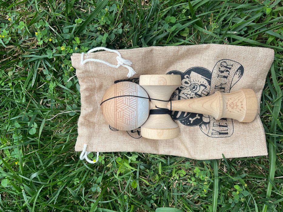 Kendama Israel - Cream Faded CUBE