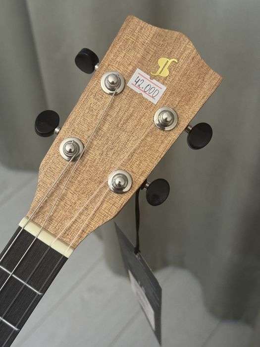 Укулеле баритон Stagg