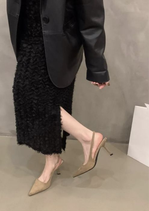 Замшевые босоножки