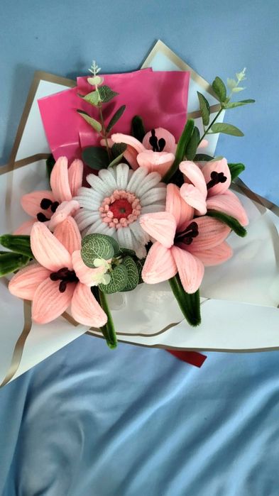Buchet handmade din sârmă plușată