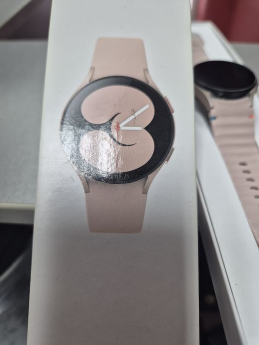 Часовник Samsung watch 4