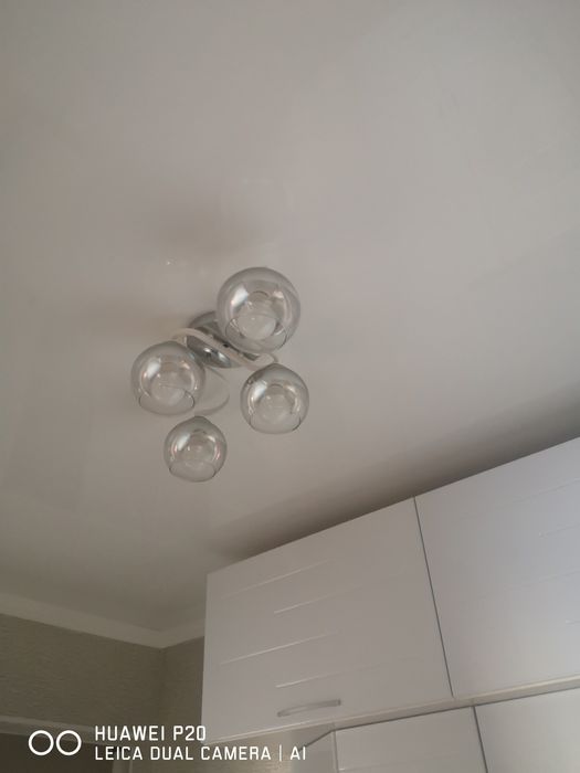 Срочно продам люстру