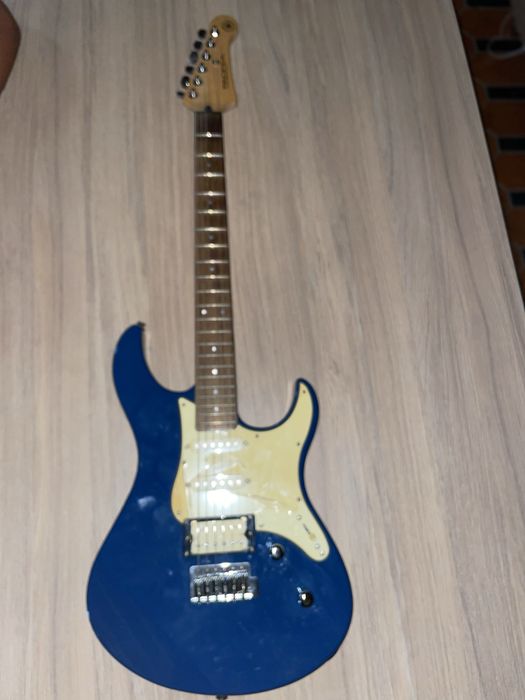 Yamaha PAC112v electric guitar