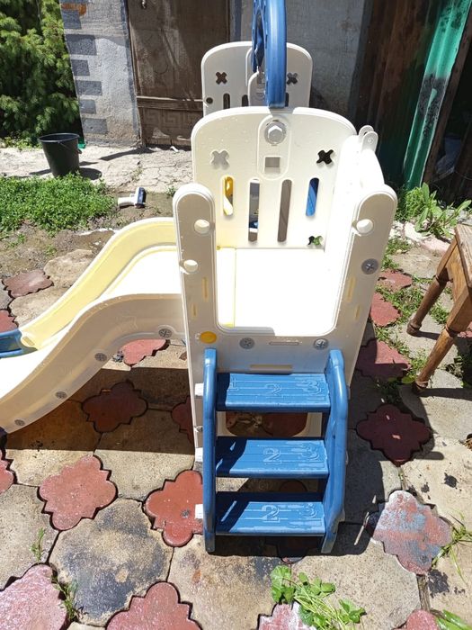 Продам детскую  горку