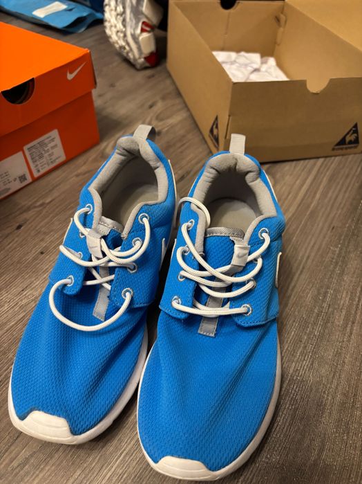 Маратонки  NIKE.