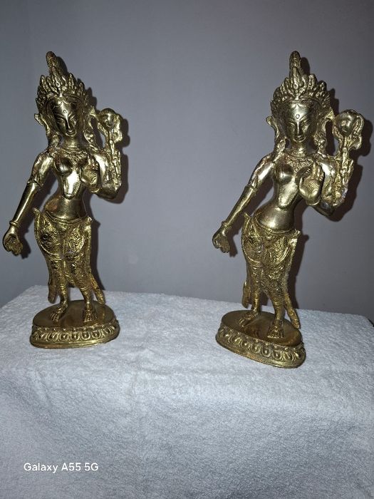 Pereche Statuete vechi realizate din Bronz masiv reprezentând pe Zeița-Tara