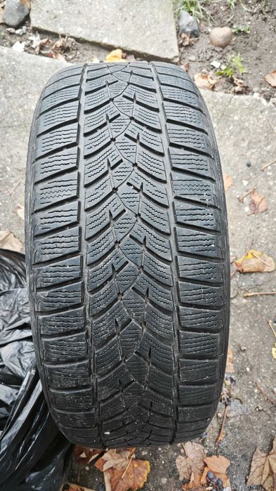 215 50 19 Goodyear Ultra Grip Performance + EV