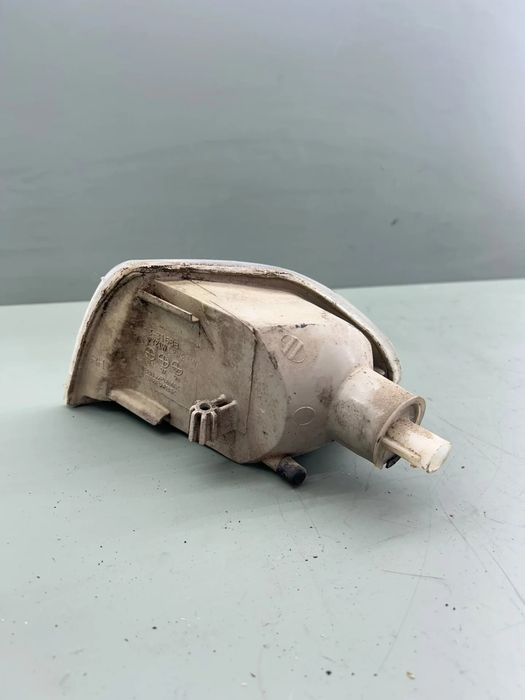 Lampa semnalizare fata dreapta 183168B Opel Astra 1995 1.6 MT (101 hp)